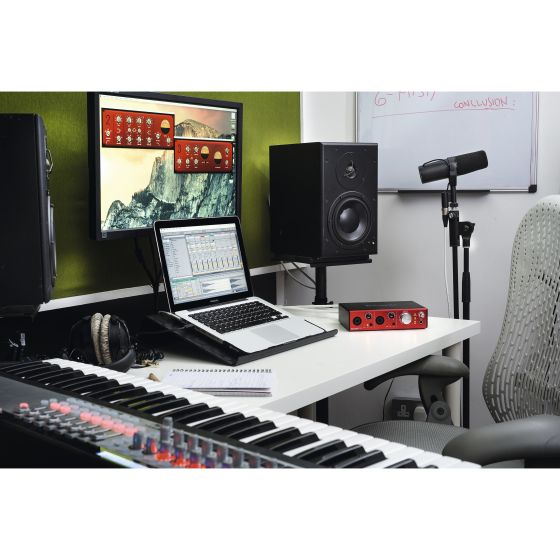 Focusrite Clarett 2Pre Thunderbolt - Elevator Future of Music