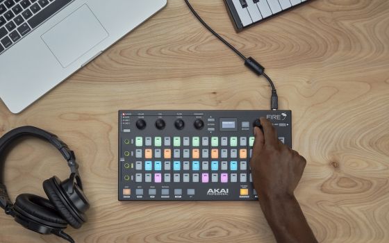 Akai Professional Fire Performance Controller inklusive FL Studio 