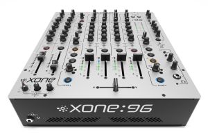 241367 Allen & Heath Xone:96 - Perspektive