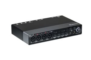 243465 Steinberg UR44C USB 3 Audio Interface incl. MIDI I/O & iPad connectivity - Perspektive