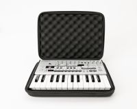 Roland Boutique TB-03 + K-25m Tastatur + Magma CTRL Case