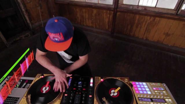 DJ Shiftee in Total Kontrol with Z2 and MASCHINE | Native Instruments