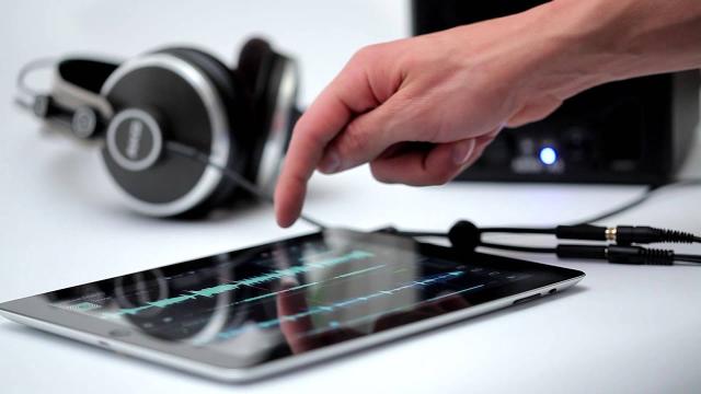 TRAKTOR DJ CABLE - the entry-level TRAKTOR DJ solution | Native Instruments
