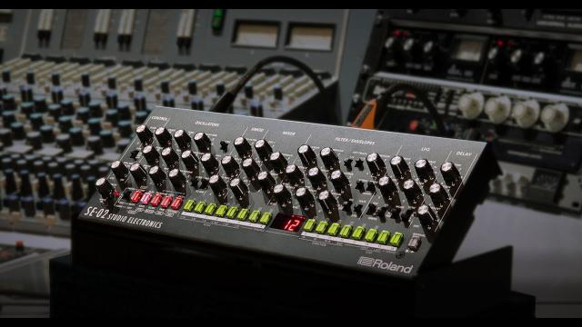 Roland Boutique SE-02 Analog Synthesizer - Designed by Studio Electronics